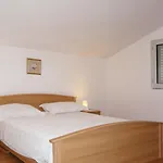 House Bora With Sea View 70m From The Casa de hóspedes 3*